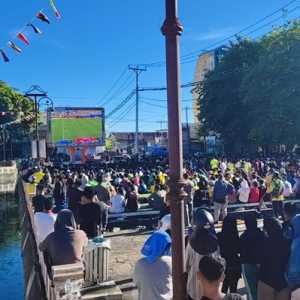 Warga Padati Nobar Kebangsaan