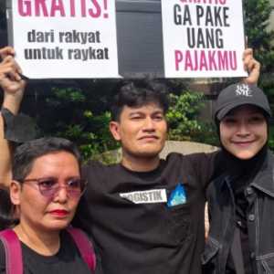 Zaskia Adya Mecca Ikut Demo: Kalau Semua Diam, Siapa yang Akan Menyelamatkan Negeri Ini?