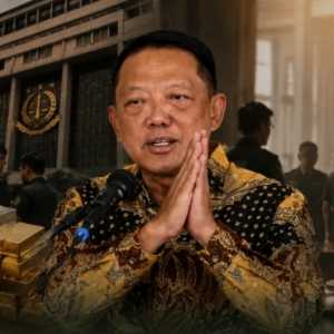 Mundur Demi Hukum
