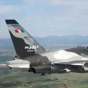 Lihat Spesifikasi Pesawat Latih Tempur Leonardo M-346 F Block 20