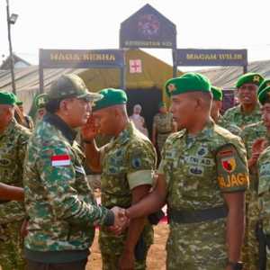 Menhan dan Wapang TNI Pastikan Kesiapan Operasional Satuan Yon TP di Jatim