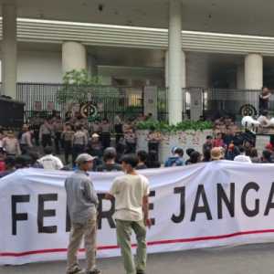 Demo di Kejagung Ricuh, Massa Tuntut Febrie Adriansyah Ditangkap