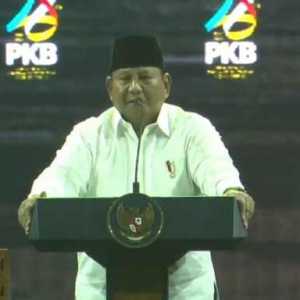 Prabowo Terharu Kader PKB Pakai Kaos Prabowonomics