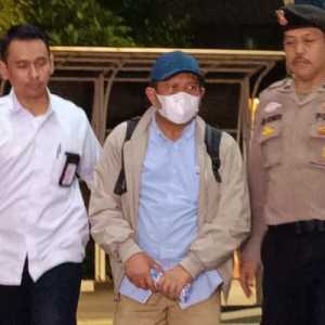 Bupati Lombok Barat Lalu Ahmad Zaini Digiring ke Gedung Merah Putih KPK