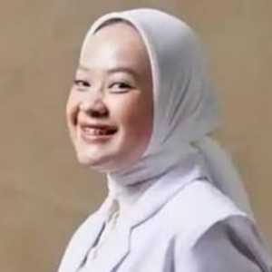 15 Jeriken Bensin yang Menenggelamkan Jabatan Ayah