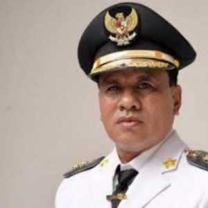 KPK Masih Periksa Bupati Kuansing Suhardiman Amby