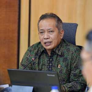 Menkop: Koperasi Bakal Punya Pabrik CPO, Produksi Minyak Goreng Sendiri
