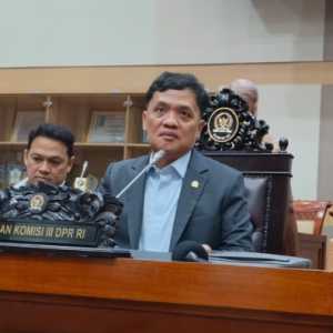 Komisi III DPR Minta Pelaku Penyerangan Polisi di Katingan Diburu hingga Tuntas