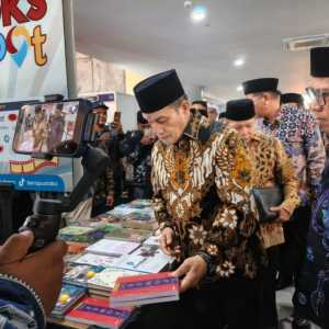 Hijrah Lewat Buku