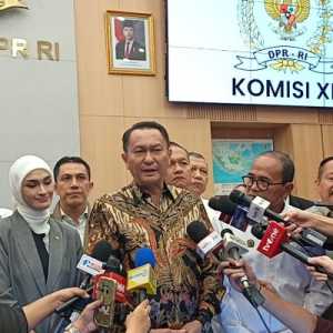 Pertamina Harus Tambah Truk Tangki Urai Antrean BBM