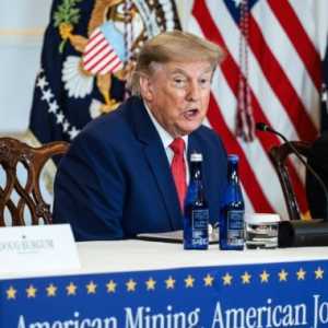 Trump Ancam Bom Oman Jika Ganggu Kesepakatan AS-Iran