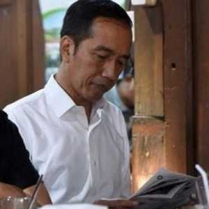 Jokowi Jaga Gibran Tetap Relevan agar Politiknya Tak Wassalam