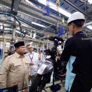 Estimasi Harga Motor Listrik Nasional yang Diluncurkan Prabowo