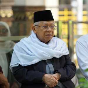 Diterima Caketum PBNU, Ma’ruf Amin Ziarah ke Makam Mbah Hasyim