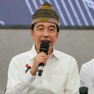 Jokowi Baiknya Fokus Sidang Ijazah, Setop Safari Politik
