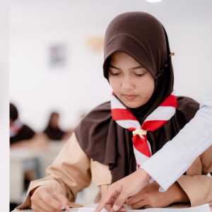 Kisah Zaahira, Merajut Asa dan Menemukan Ketenangan di Sekolah Rakyat Solok