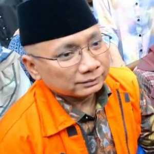 Disambut Sholawat, Gus Yaqut Siap Hadapi Sidang Dakwaan Korupsi Kuota Haji