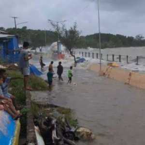 Waspada Banjir Rob Rendam Kawasan Pesisir Jateng