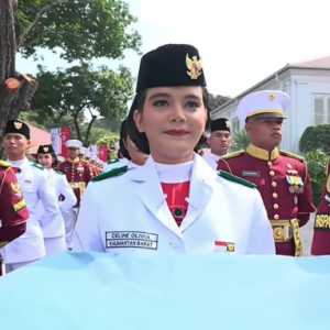 Pembawa baki bendera Merah Putih dalam upacara HUT ke-81 Kemerdekaan RI, Celina Olivia Apriani Theo. (Foto: tangkapan layar)