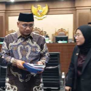 Kuasa Hukum Minta Hakim Bebaskan Gus Yaqut