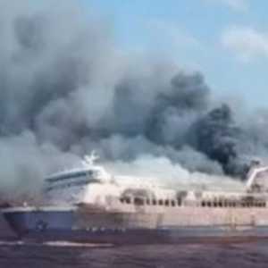 KMP Mutiara Sentosa 2 Terbakar di Laut