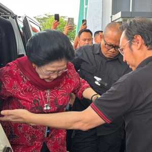 Megawati Bersama Prananda Hadiri Laga Final Soekarno Cup 2026 di Gelora Bung Tomo