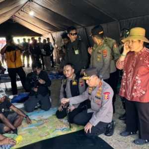 Kapolri Tinjau Pengungsian Korban Gempa NTT, Pastikan Keselamatan Warga