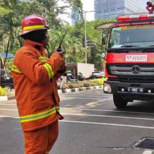 Petugas Damkar DKI Gugur Saat Bertugas Padamkan Kebakaran di Kramat Jati