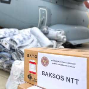 Menhan Sjafrie Bawa 20 Ton Bantuan bagi Warga Terdampak Gempa di NTT