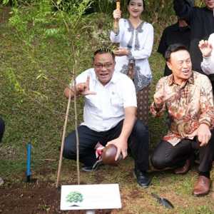 Menteri Jumhur Dorong Eco Tourism demi Memuliakan Lingkungan dan Ekonomi