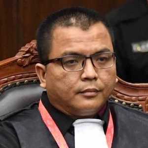 Gugatan Denny Indrayana Cs Untungkan Seluruh Parpol di DPR