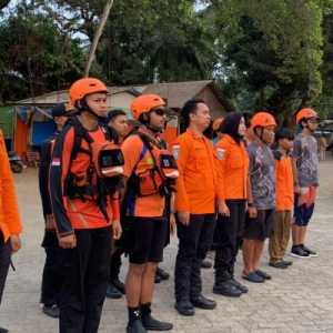 Hari Kedua, Tim SAR Perluas Pencarian 8 Orang Hilang di Selat Sunda