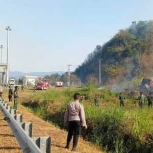Polres Sumedang Pastikan Kebakaran Lahan di Samping Tol Cisumdawu Padam