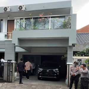 KPK Kembali Geledah Rumah Mewah Ipda Yayat dalam Kasus Bupati Bekasi