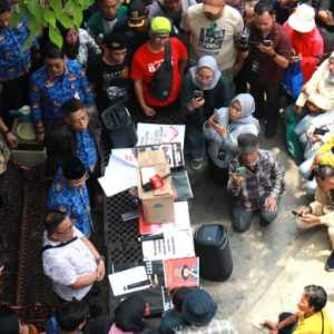 Temui Pendemo, Mensos Janji Data Desil Beres Satu Minggu