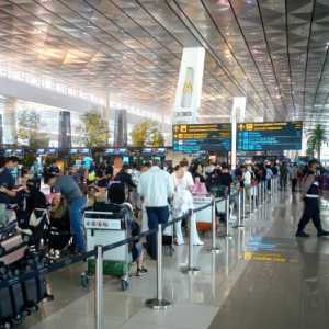 Bandara Soetta Masih Ditutup hingga 17.30 WIB