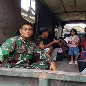 TNI Gercep Evakuasi Warga Antisipasi Meningkatnya Aktivitas Gunung Sinabung