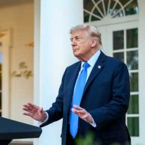 Trump Klaim Pemerintah Punya Uang untuk Bayar 5.000 Dolar AS per Warga
