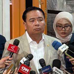 DPR Bahas 1.200 DIM RUU LLAJ, Angkutan Online Masuk Substansi Baru