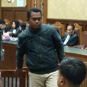 Terungkap, Asrul Azis Taba Titip 406 Ribu Dolar AS ke Gus Alex Lewat 'Bajak Laut'