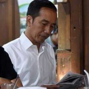 Jokowi Menyadari Dirinya dan Gibran Sedang Diserang