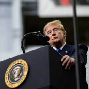 Trump Ancam Serang Gunung Pickaxe Iran dalam Waktu Dekat