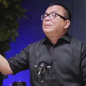 Denny Indrayana Santai Disomasi Farhat Abbas Cs: Dijogetin Aja