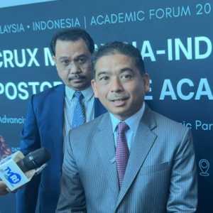 Duta Besar Malaysia yang Ditunjuk untuk Indonesia, Dato Muzafar Shah Bin Mustafa dan Chairman Crux Institute, Raja Muzafar (Foto: RMOL/Hani Fatunnisa)