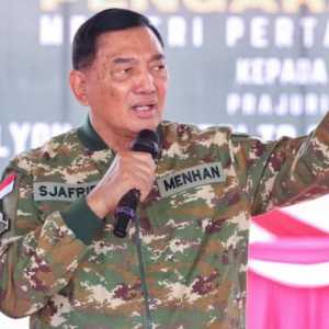 Menhan Minta Prajurit Yonif TP 833/BD Emban Dua Tugas Sekaligus, Tempur dan Bantu Masyarakat