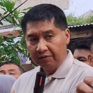 Maruarar Bedah Rumah Lansia di Kampung Ambon