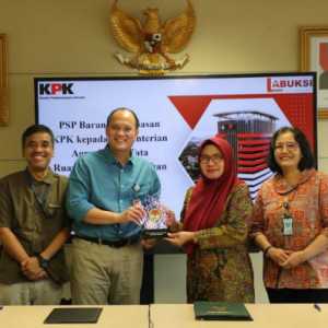 KPK Serahkan Aset Rampasan Senilai Rp250 Juta untuk Layanan Pertanahan di Labuhanbatu