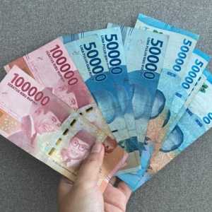 Rupiah Tembus ke Rp18.105 per Dolar AS Saat Harga Minyak Dunia Terkoreksi