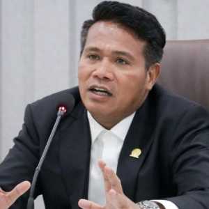 Pemerintah Diminta Terima Bantuan Luar Negeri Atasi Karhutla
