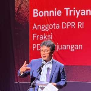 Peluncuran Buku Herbert Feith, Bonnie Triyana Ajak Autokritik Demokrasi